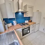 Charming Accommodation Steps From Downtown