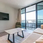 Luxurious 1 Bed - River View