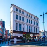 Stylish Apartment Located In The City Centre Of Liverpool