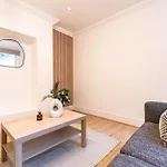 Stylish 1-Bed Flat In Liverpool By 53 Degrees Property, Ideal For Business & Long-Term Stays!
