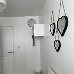 City Centre 2 Bed Room Apartment Free Parking