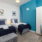 St Davids House - Air Host & Stay - 4 Bedrooms