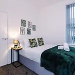 Charming Apartments - Rocky Ln Chambers Flat 3