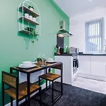 Charming Apartments - Rocky Ln Chambers Flat 3