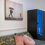 Cozy Rooms In Shared Accommodation Near Anfield Stadium With Parking And Wifi