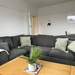 Charming Apartment Near Broad Green Hospital