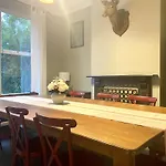 Lyndhurst - Victorian Villa With Heated Pool