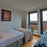 Sidemersey Livings- Convenient And Central 2-Bedroom Haven In L1