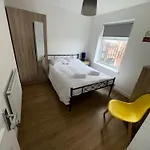 Riverside Relax 1 Bedroom Near Airport And City Centre Pl