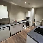 Beautiful 1-Bed Apartment In Liverpool