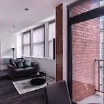 1 Bed Apartment In Central Liverpool W Balcony