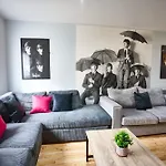 Starr Suite 6 Bedrooms, 6 Bathrooms