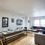 Starr Suite 6 Bedrooms, 6 Bathrooms