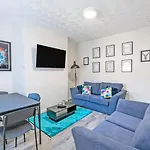 Scott House - Air Host & Stay - Parking