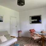 Linnet House - Relaxing - Leafy - Whole Apt- 2 Bed