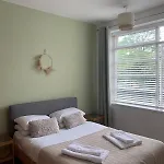 Linnet House - Relaxing - Leafy - Whole Apt- 2 Bed