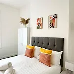Cosy & Modern 4Bd House Near Anfield Stadium