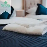 Fairfield House - 4 Bedroom, 8 Beds, Free Wi-Fi, Free Parking