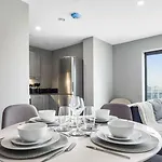 Apt 20, Elegant 2-Bed Apartment