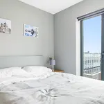 Apt 20, Elegant 2-Bed Apartment