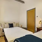 Stylish Apartment For 8 Guests