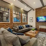 Stylish Apartment For 8 Guests
