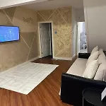 Two Bedroom House Free Parking