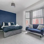 Stylish & Quirky Home In Liverpool - Nearby To Liverpool City Centre