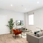 Fantastic 2 Bed Apartment In Waterloo Liverpool