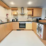 Cancer Square Apt Free Parking Sleeps 8