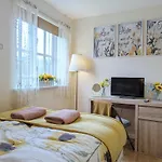 Vintage 3-Bed City Centre Gem Free Parking