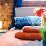 Pool Table, Stunning 2 Bed Flat, Central Liverpool