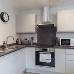 Spacious 1 Bedroom Apartment In Liverpool
