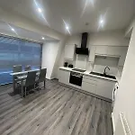 Spacious 2 Bedroom Apartment! City Centre