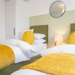 Renaissance Suite - 2Bed - Sleeps 7 - Central