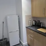 No 4 - Large 2 Bed Near Sefton Park And Lark Lane