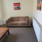 No 4 - Large 2 Bed Near Sefton Park And Lark Lane