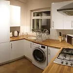 4 Bedrooms, Sleeps 10, Near Lfc & Efc