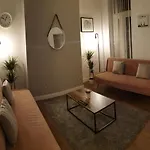 4 Bedrooms, Sleeps 10, Near Lfc & Efc