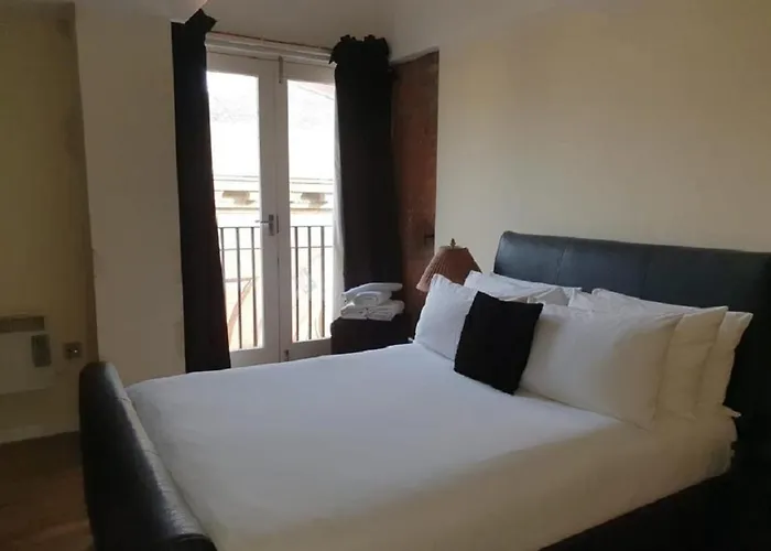 Liverpool Party Pads - Infinity Apartments