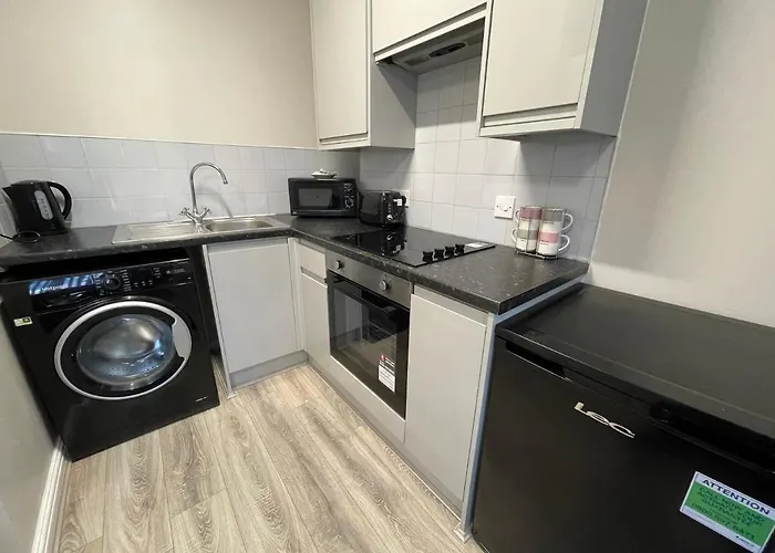 Mays Apartments - 458 Mill Street, Free Parking, 3 Minutes In Taxi To Baltic Market And City Centre - Apartments Sleep 1-4 Guests