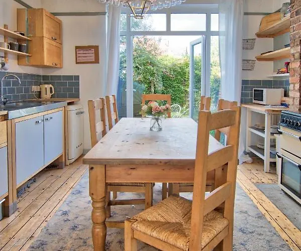 Victorian Villa Close To Liverpool City Centre