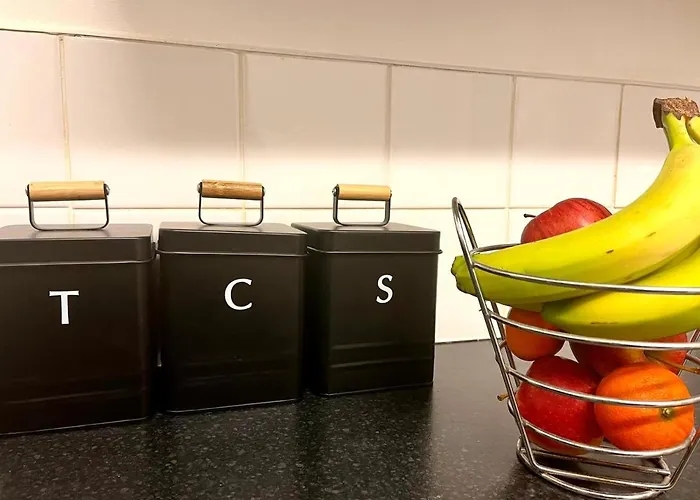 Liverpool City Centre House With Parking & Wifi By Amazing Spaces Relocations Ltd