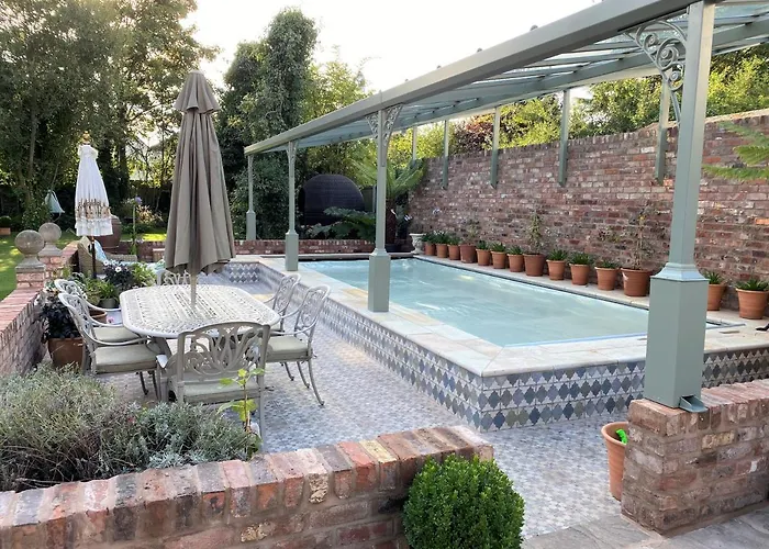 Lyndhurst - Victorian Villa With Heated Pool
