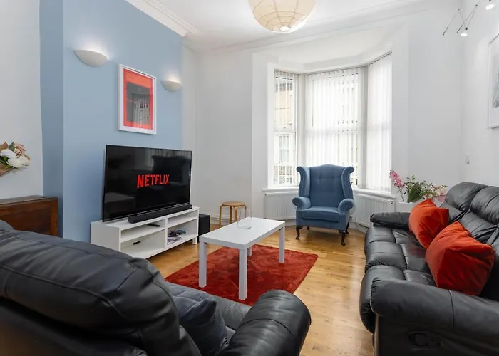 Air Host & Stay - Rockfield House - Sleeps 8