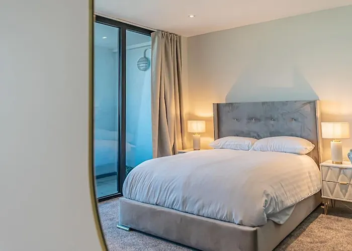 Luxurious 1 Bed - River View