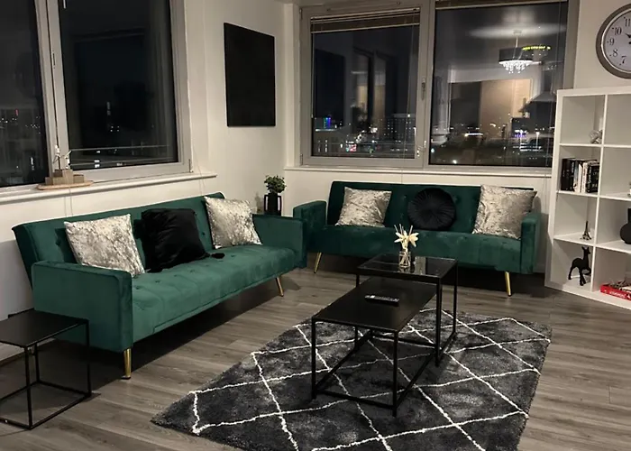 City Centre 2 Bed Room Apartment Free Parking