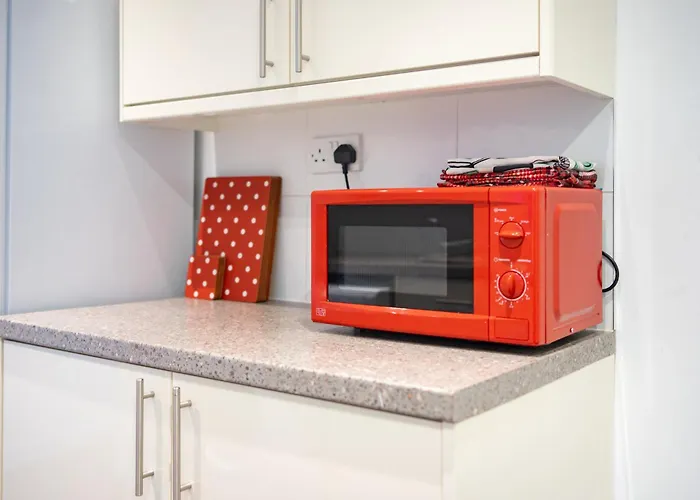 Cozy Rooms In Shared Accommodation Near Anfield Stadium With Parking And Wifi