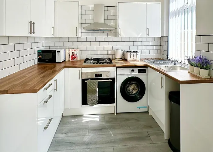 Cosy & Modern 4Bd House Near Anfield Stadium