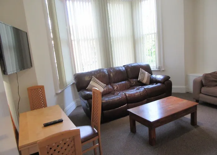 No 4 - Large 2 Bed Near Sefton Park And Lark Lane